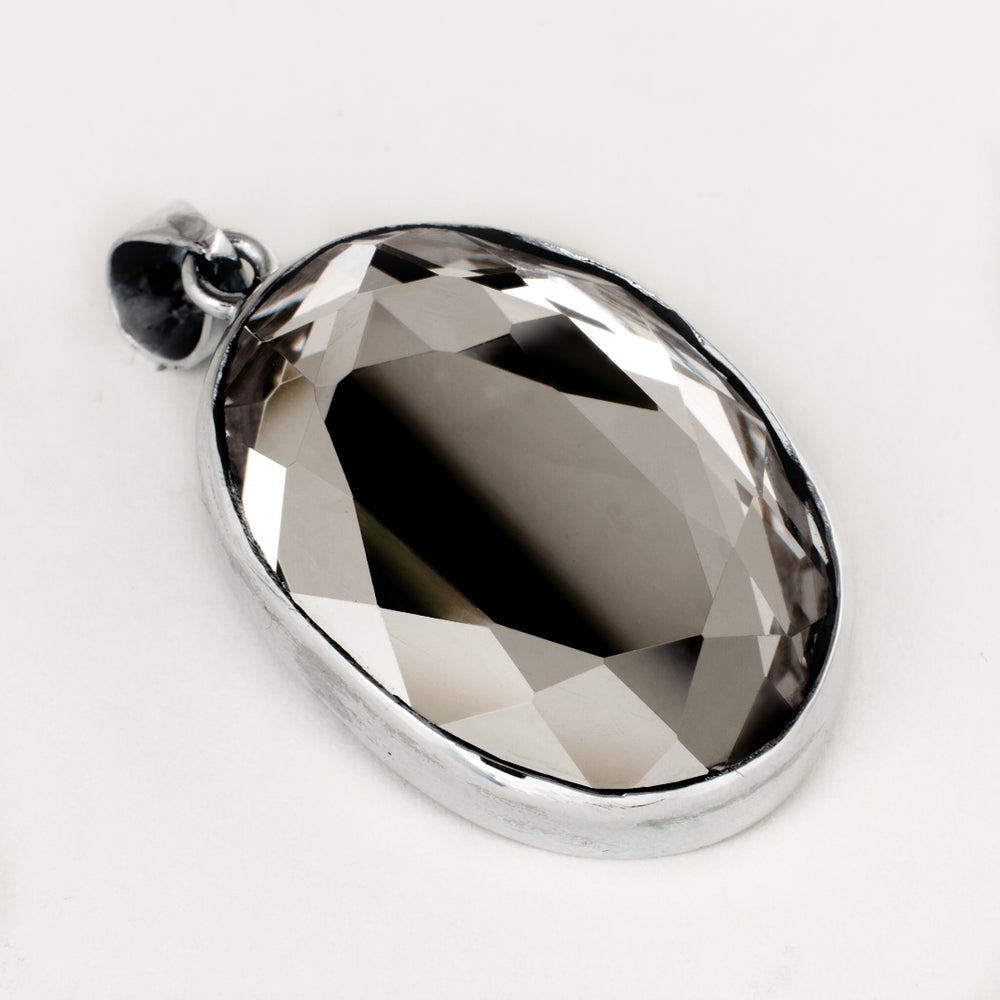 Larentia Oval Sterling Silver Pendant Necklace